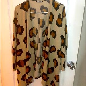 EUC - absolutely adorable leopard cardigan